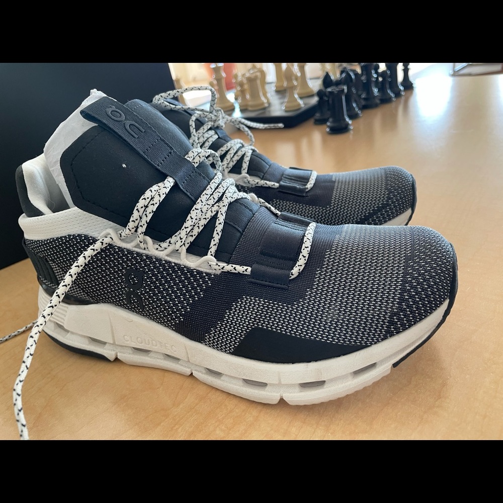 On cloud nova sneakers, size 40